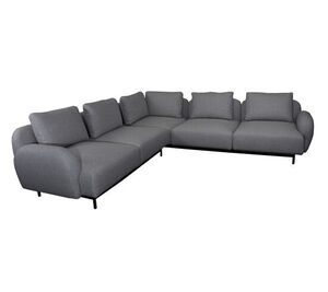 Mørkegrå hjørnesofa med lavt armlæn, moderne design og minimalistiske ben.